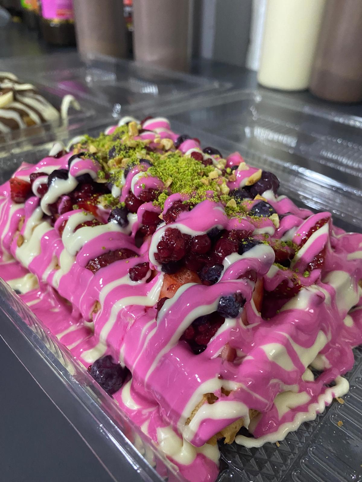 Frambuazlı orman meyveli waffle